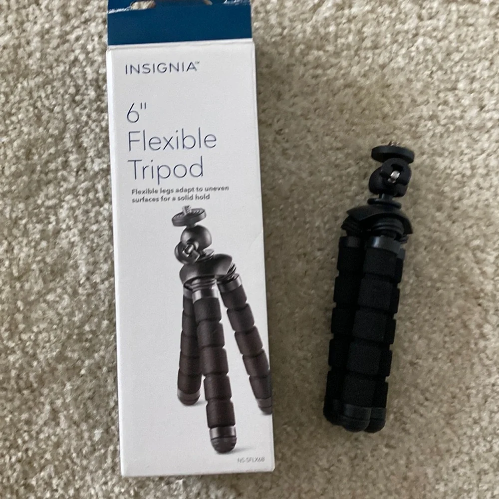 New in box Insignia 6” flexible tripod black